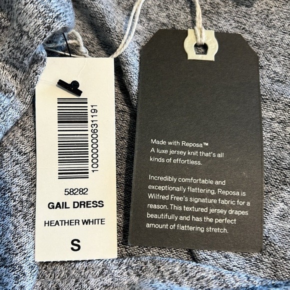 Womens NWT Wilfred Free Aritzia Small Relaxed Fit Mini Dress Deep V Neck Long Sl - Picture 4 of 6